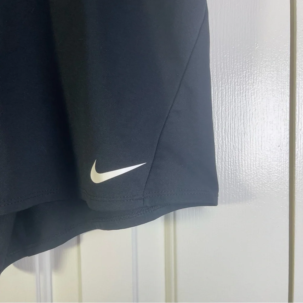 Nike Black Athletic Shorts Size‎ Large T7